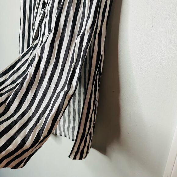 CUPCAKES AND CASHMERE Black White Striped Faux Front Button Midi Skirt Size 2 - Picture 5 of 8